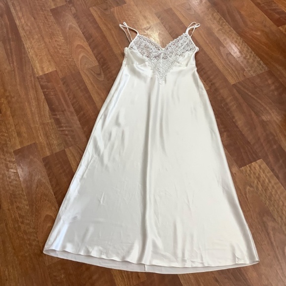 Marks & Spencer Dainty Satin Nightgown SMALL 34” Bust - Picture 1 of 4